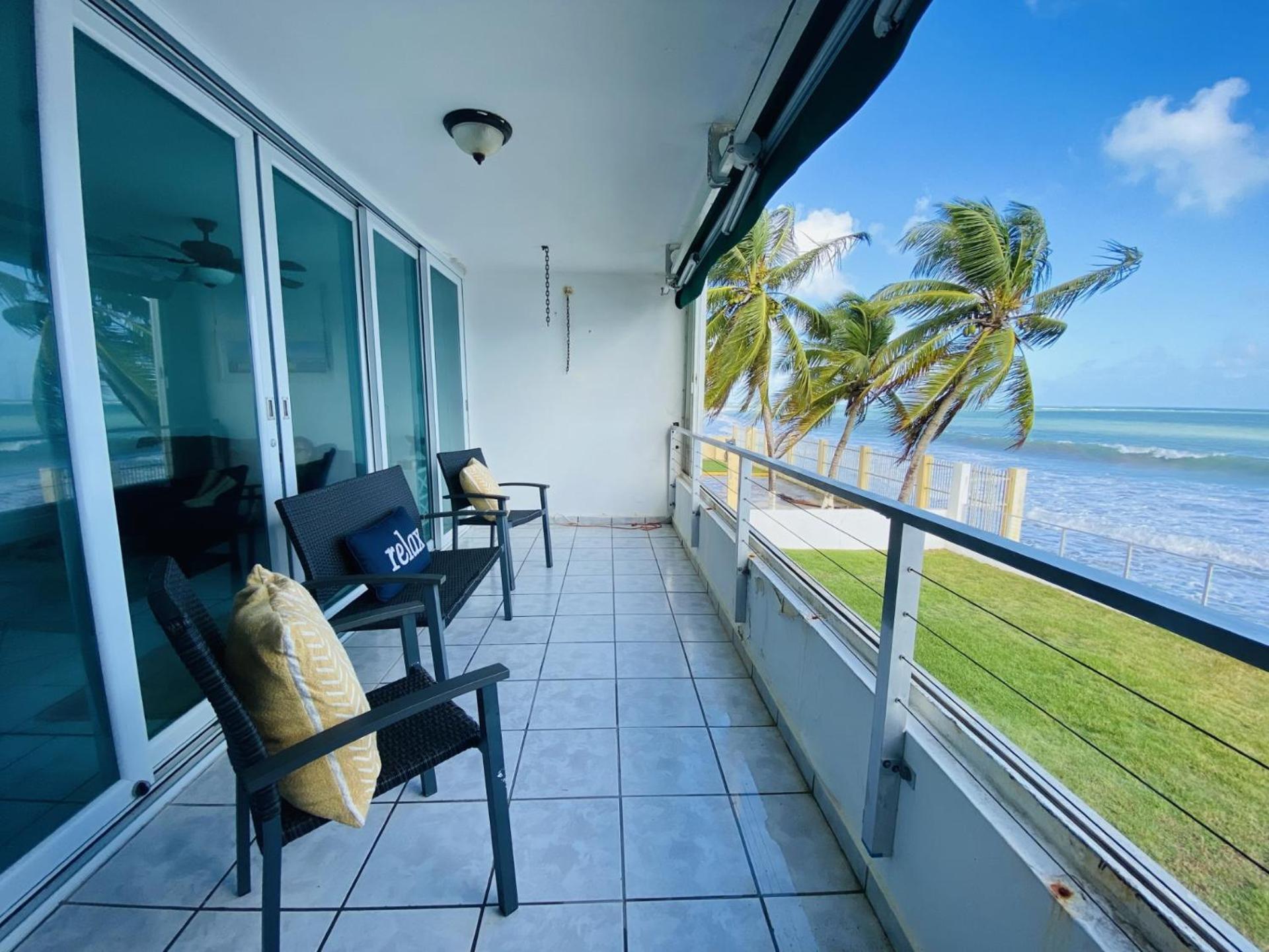 Oceanfront Condo In Luquillo Kültér fotó
