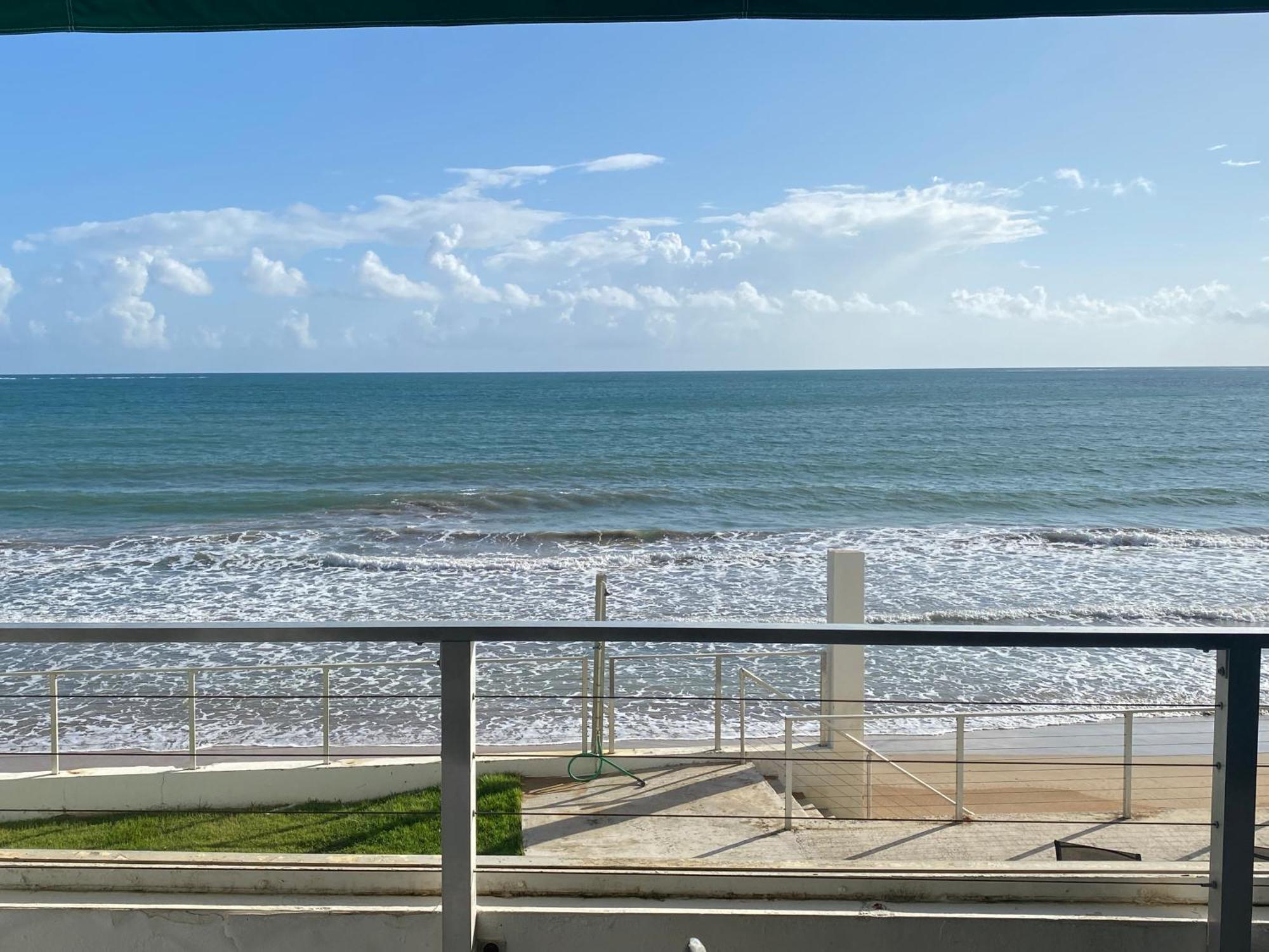 Oceanfront Condo In Luquillo Kültér fotó